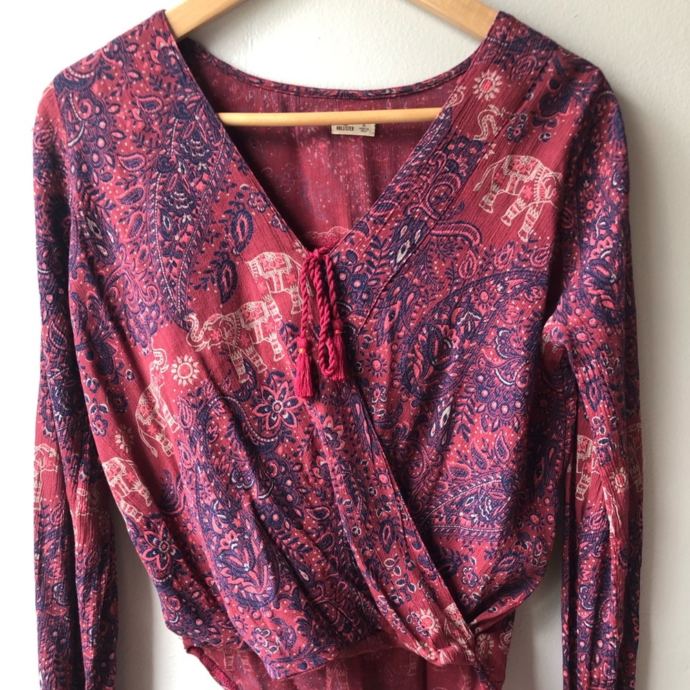 Hollister top